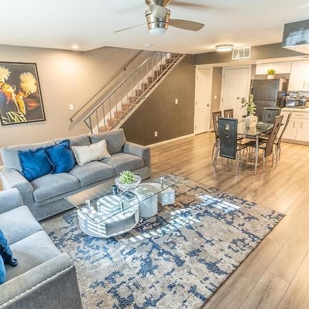 Spacious 2-Bedroom Townhouse With Pool & Private Patio In Central 拉斯维加斯 外观 照片