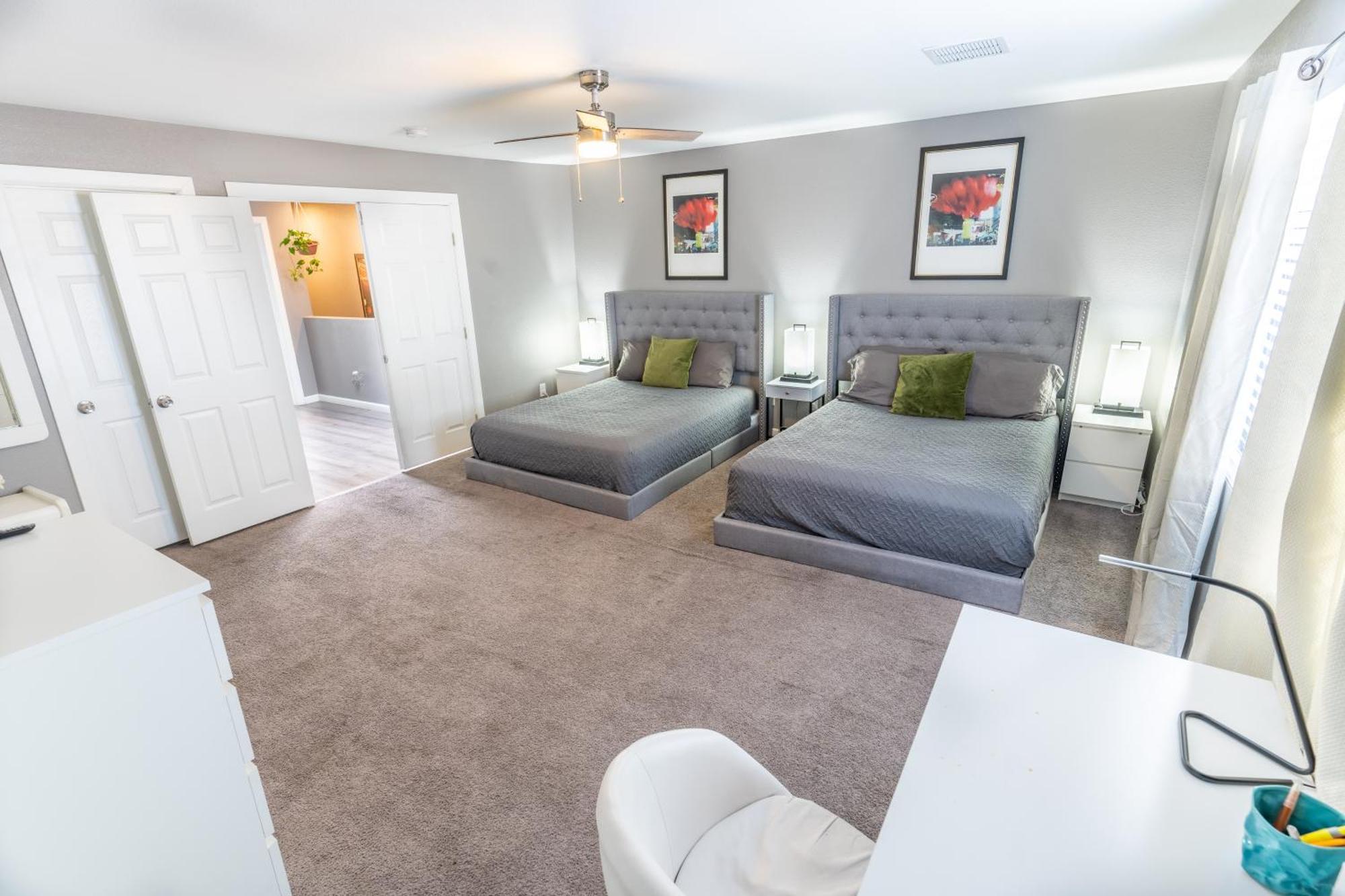 Spacious 2-Bedroom Townhouse With Pool & Private Patio In Central 拉斯维加斯 外观 照片